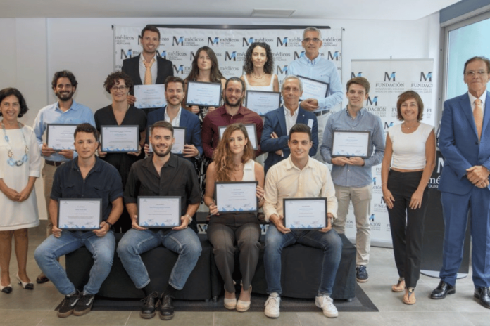 El COM Las Palmas entrega sus becas