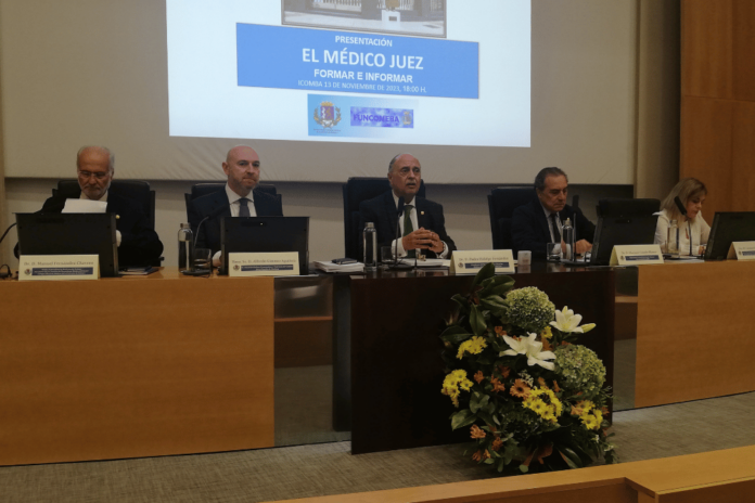 El COM Badajoz presenta ‘El médico juez’