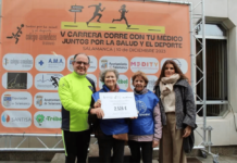 Entrega cheque a Manos Unidas