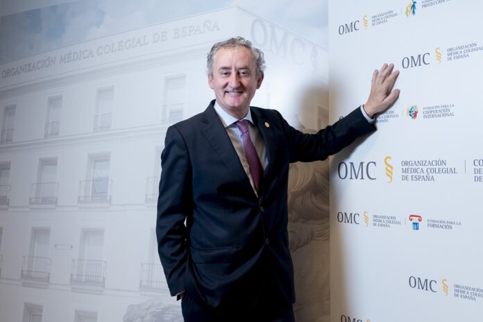 Dr. Tomás Cobo